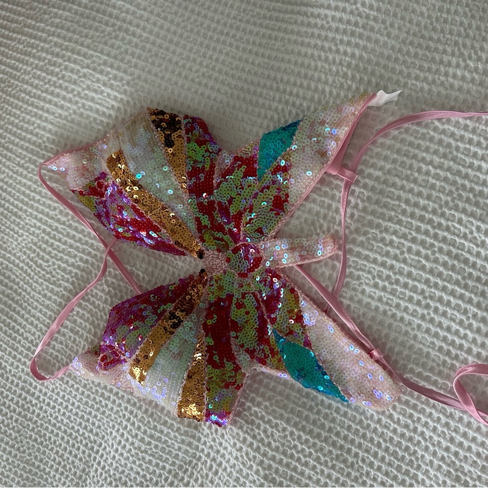 Butterfly top
